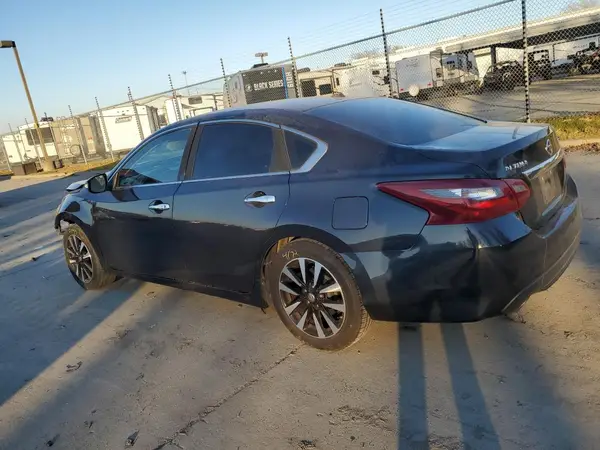 1N4AL3AP3JC240724 2018 NISSAN ALTIMA - Image 2