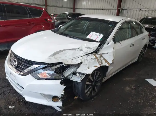 1N4AL3AP3JC245213 2018 NISSAN ALTIMA - Image 2