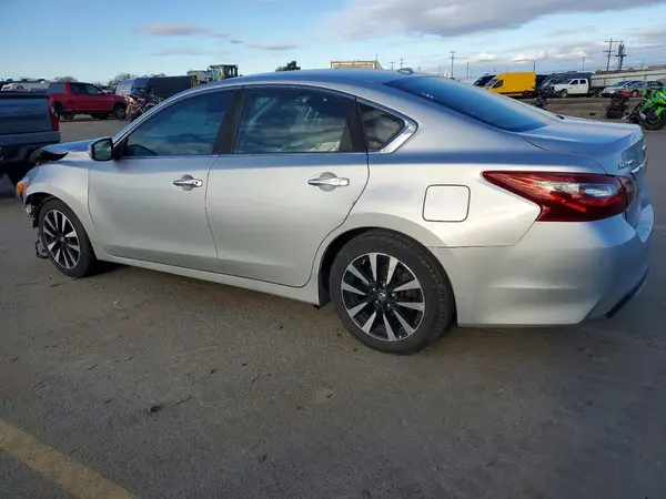 1N4AL3AP3JC246684 2018 NISSAN ALTIMA - Image 2