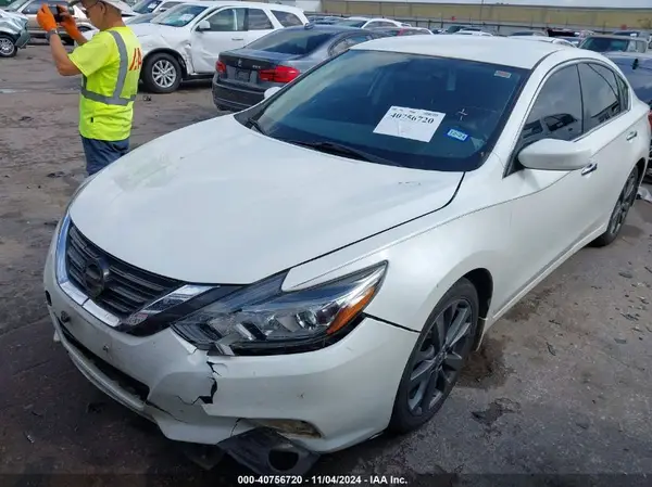 1N4AL3AP3JC247415 2018 NISSAN ALTIMA - Image 2