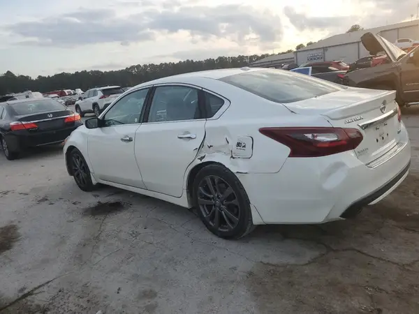 1N4AL3AP3JC248743 2018 NISSAN ALTIMA - Image 2