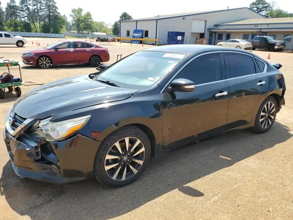 1N4AL3AP3JC249665 2018 NISSAN ALTIMA - Image 1