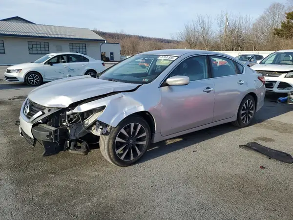 1N4AL3AP3JC252372 2018 NISSAN ALTIMA - Image 1