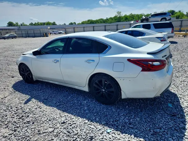 1N4AL3AP3JC258656 2018 NISSAN ALTIMA - Image 2