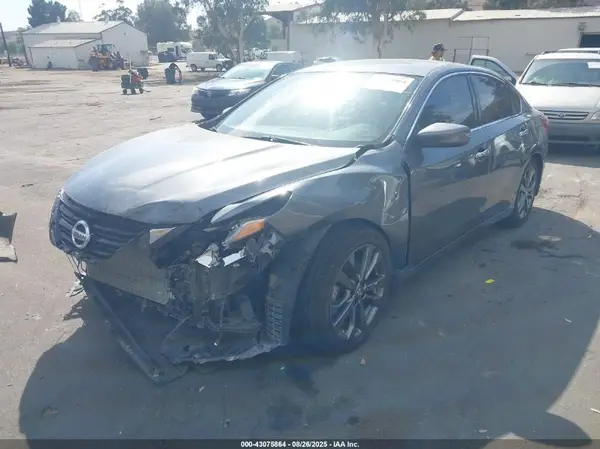 1N4AL3AP3JC259368 2018 NISSAN ALTIMA - Image 2