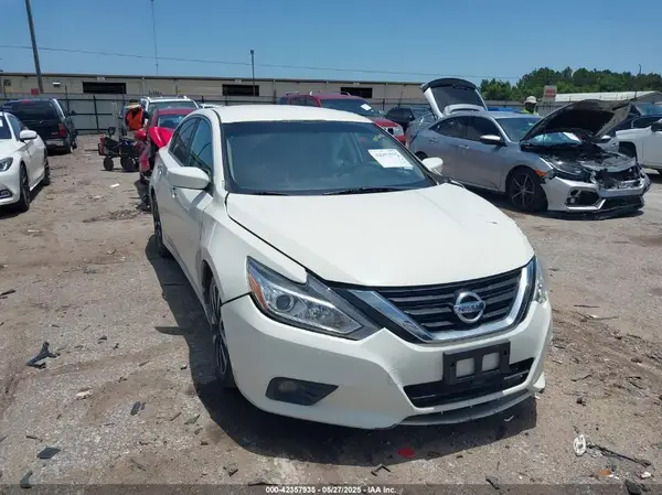 1N4AL3AP3JC262321 2018 NISSAN ALTIMA - Image 1