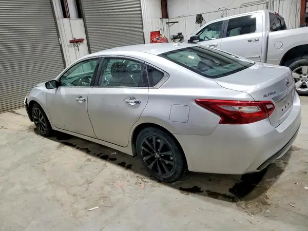 1N4AL3AP3JC262982 2018 NISSAN ALTIMA - Image 2