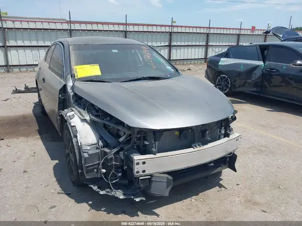1N4AL3AP3JC264103 2018 NISSAN ALTIMA - Image 1