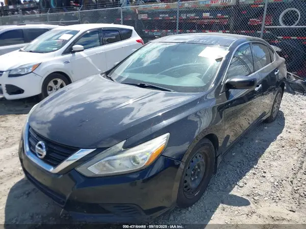 1N4AL3AP3JC265624 2018 NISSAN ALTIMA - Image 2