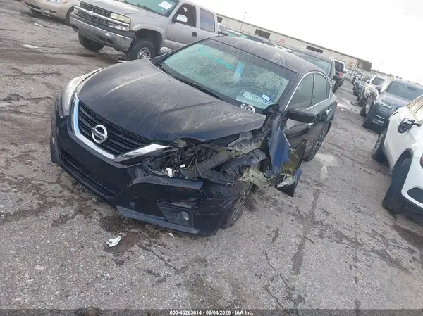 1N4AL3AP3JC267549 2018 NISSAN ALTIMA - Image 2