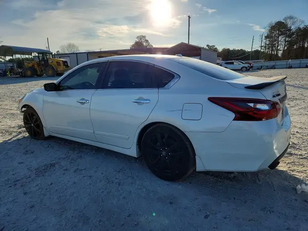 1N4AL3AP3JC268359 2018 NISSAN ALTIMA - Image 2
