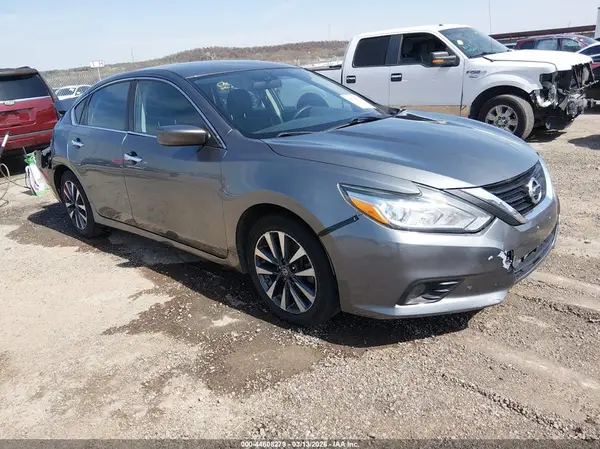 1N4AL3AP3JC268717 2018 NISSAN ALTIMA - Image 1