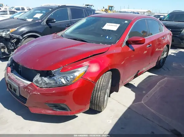 1N4AL3AP3JC268748 2018 NISSAN ALTIMA - Image 2