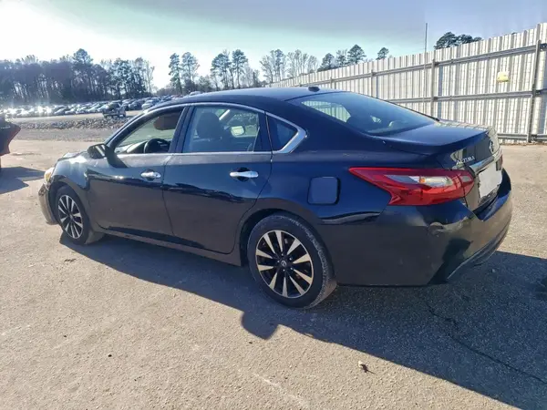 1N4AL3AP3JC268832 2018 NISSAN ALTIMA - Image 2