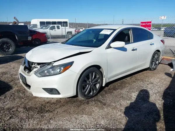 1N4AL3AP3JC269835 2018 NISSAN ALTIMA - Image 2