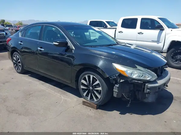 1N4AL3AP3JC275845 2018 NISSAN ALTIMA - Image 1