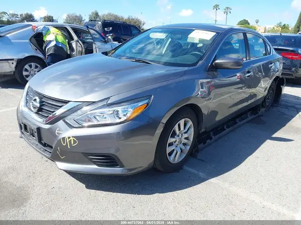 1N4AL3AP3JC278101 2018 NISSAN ALTIMA - Image 2