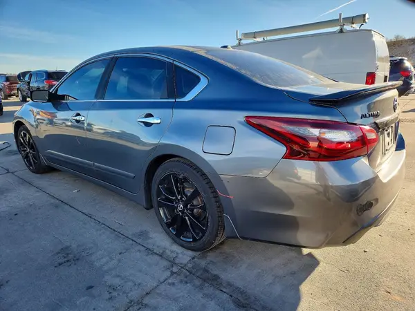 1N4AL3AP3JC278762 2018 NISSAN ALTIMA - Image 2