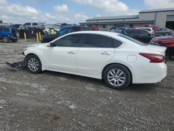 1N4AL3AP3JC279748 2018 NISSAN ALTIMA - Image 2
