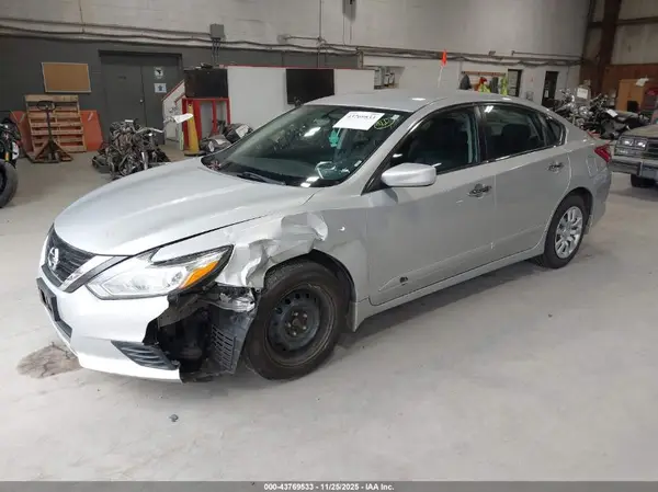 1N4AL3AP3JC281581 2018 NISSAN ALTIMA - Image 2