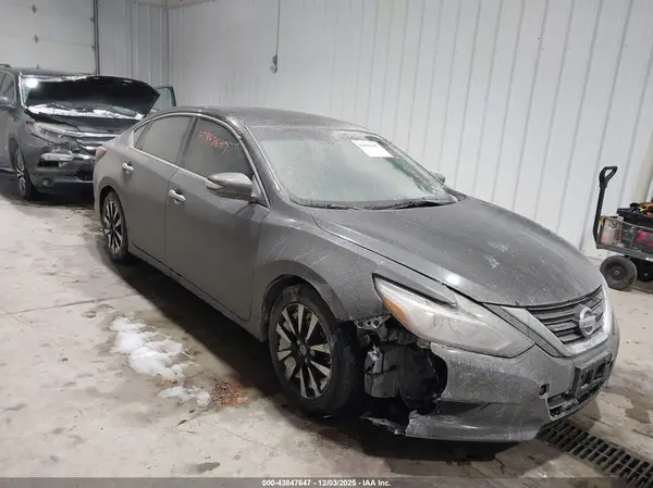 1N4AL3AP3JC281919 2018 NISSAN ALTIMA - Image 1