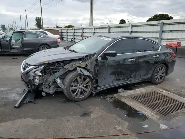 1N4AL3AP3JC281953 2018 NISSAN ALTIMA - Image 1