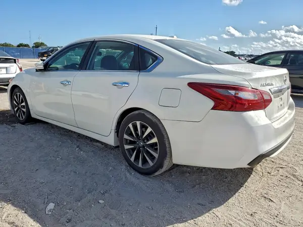 1N4AL3AP3JC283136 2018 NISSAN ALTIMA - Image 2