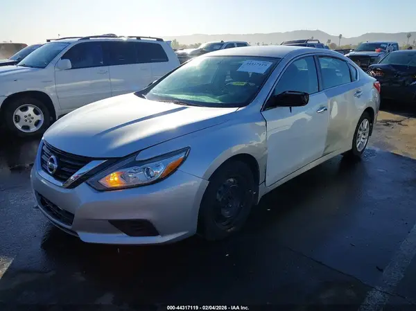 1N4AL3AP3JC290572 2018 NISSAN ALTIMA - Image 2