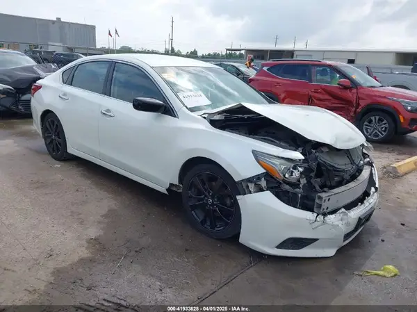 1N4AL3AP3JC290863 2018 NISSAN ALTIMA - Image 1