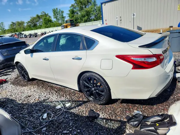 1N4AL3AP3JC292211 2018 NISSAN ALTIMA - Image 2