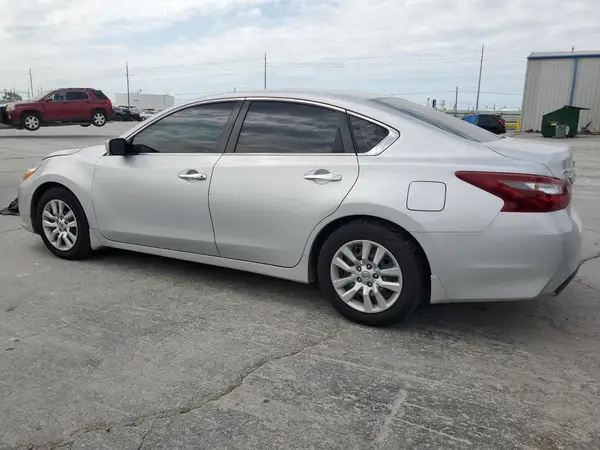 1N4AL3AP3JC294704 2018 NISSAN ALTIMA - Image 2