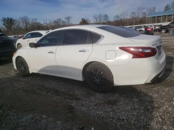 1N4AL3AP3JC472336 2018 NISSAN ALTIMA - Image 2