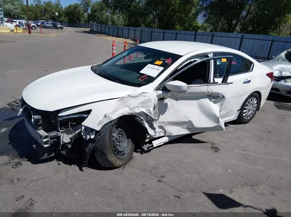 1N4AL3AP3JC472465 2018 NISSAN ALTIMA - Image 2