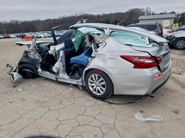 1N4AL3AP3JC475219 2018 NISSAN ALTIMA - Image 2