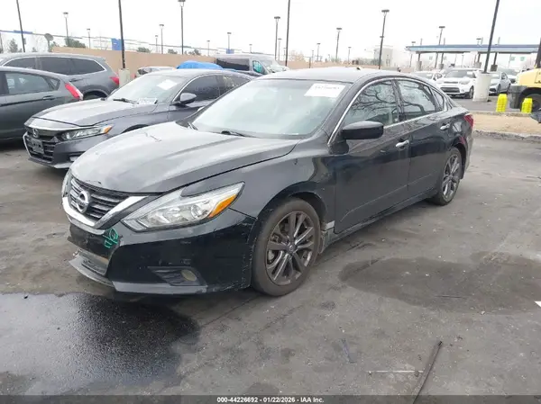 1N4AL3AP3JC475835 2018 NISSAN ALTIMA - Image 2