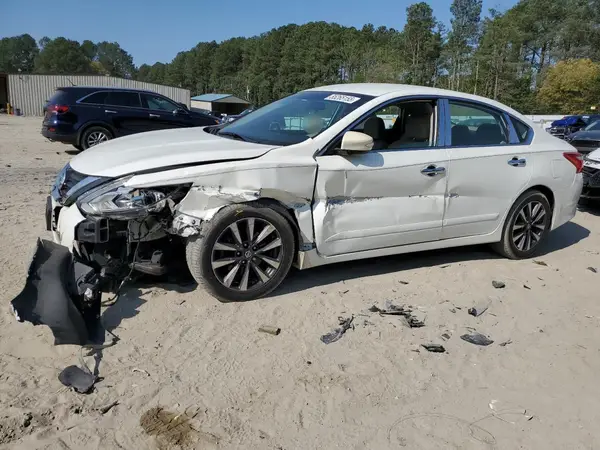 1N4AL3AP4GC124957 2016 NISSAN ALTIMA - Image 1