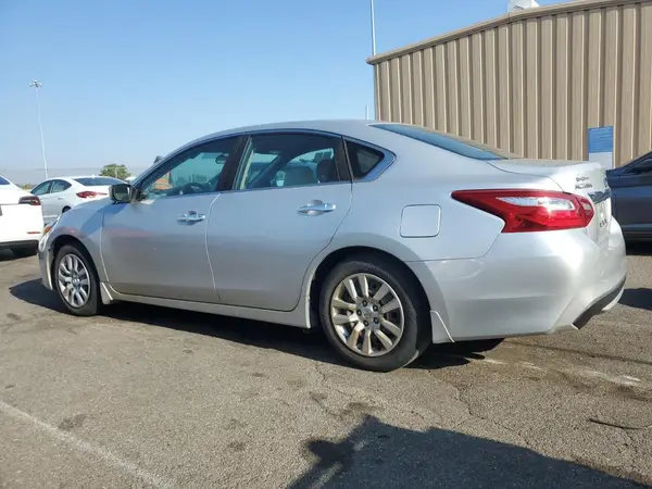 1N4AL3AP4GC125784 2016 NISSAN ALTIMA - Image 2