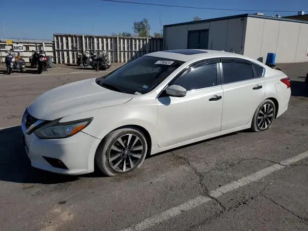 1N4AL3AP4GC136719 2016 NISSAN ALTIMA - Image 1