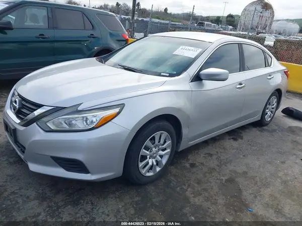 1N4AL3AP4GC137370 2016 NISSAN ALTIMA - Image 2