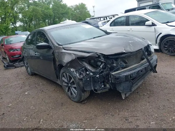 1N4AL3AP4GC141032 2016 NISSAN ALTIMA - Image 1