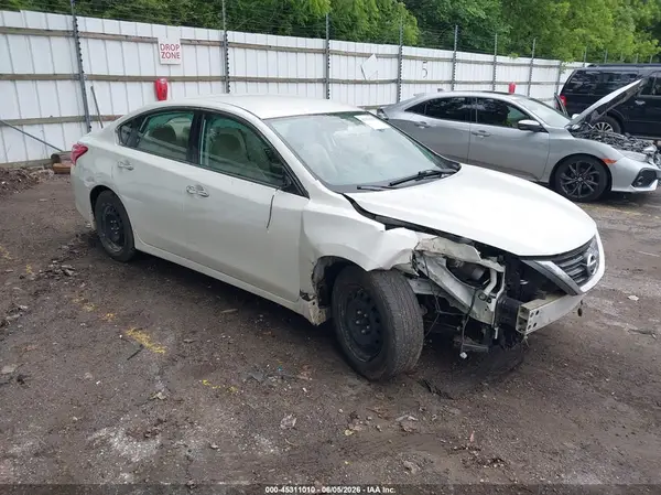 1N4AL3AP4GC162771 2016 NISSAN ALTIMA - Image 1