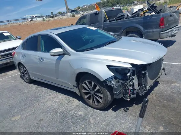 1N4AL3AP4GC168568 2016 NISSAN ALTIMA - Image 1