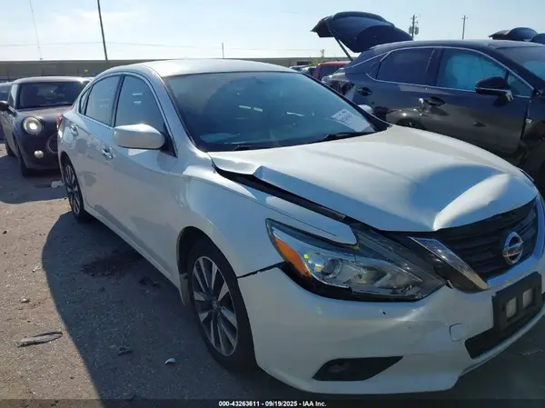1N4AL3AP4GC182163 2016 NISSAN ALTIMA - Image 1