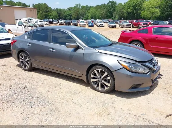 1N4AL3AP4GC185953 2016 NISSAN ALTIMA - Image 1