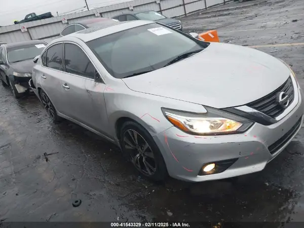 1N4AL3AP4GC280514 2016 NISSAN ALTIMA - Image 1