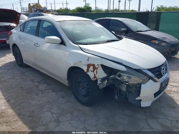 1N4AL3AP4GN318456 2016 NISSAN ALTIMA - Image 1