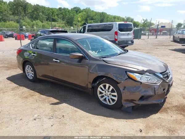 1N4AL3AP4GN338657 2016 NISSAN ALTIMA - Image 1