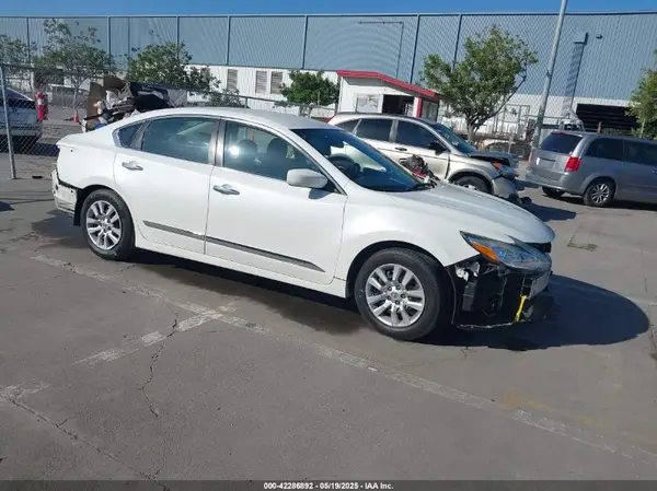 1N4AL3AP4GN343356 2016 NISSAN ALTIMA - Image 1
