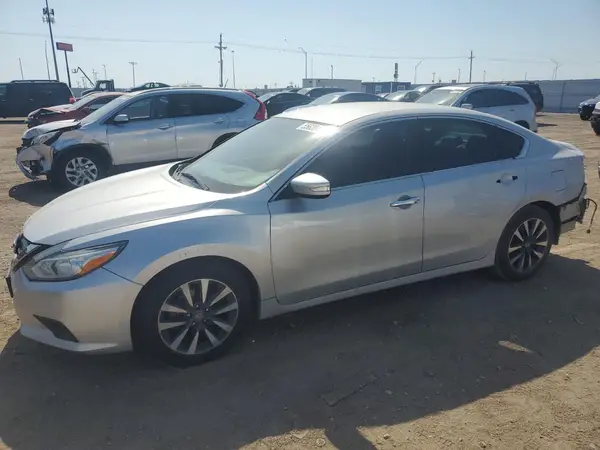1N4AL3AP4HC110591 2017 NISSAN ALTIMA - Image 1