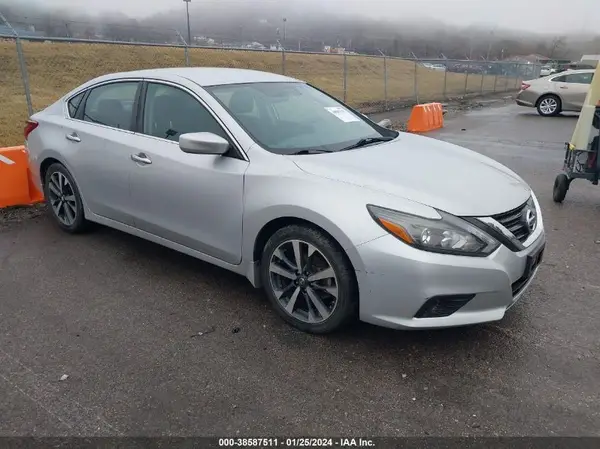 1N4AL3AP4HC110638 2017 NISSAN ALTIMA - Image 1
